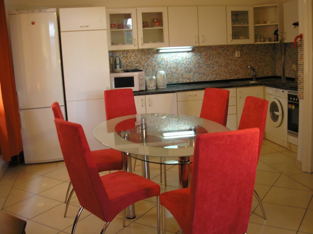 Apartment Riverside - River View Bratislava Rum bild