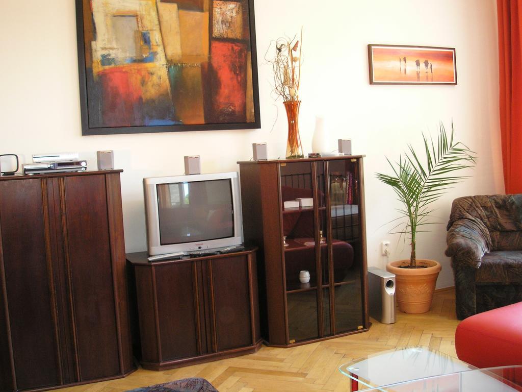 Apartment Riverside - River View Bratislava Rum bild